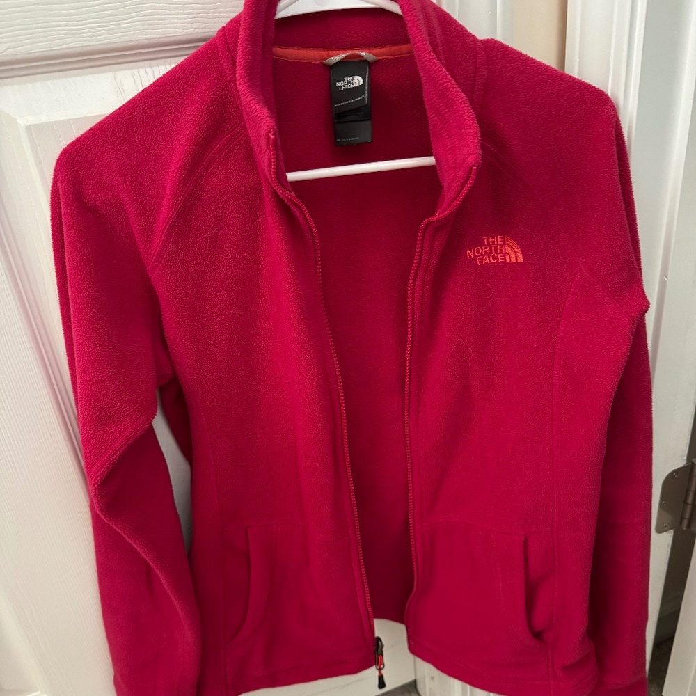 North face dark pink fleece jacket Small
